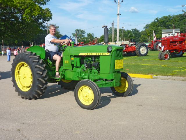 1962 John Deere 1010 "RU" Tractor in Wednesday's parade at the fair